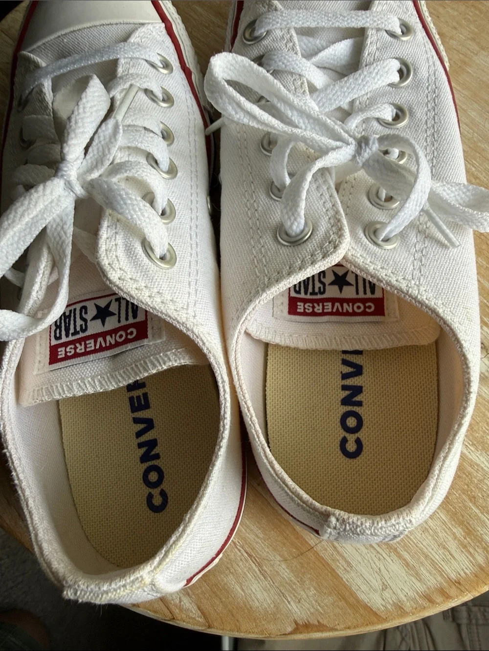 White Low-Top Canvas Sneakers with Red Trim - Classic Women's Lace-Up